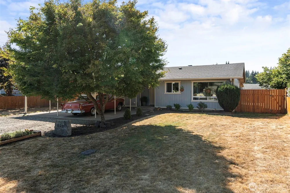 809 4th Avenue NE Chehalis, WA 98532