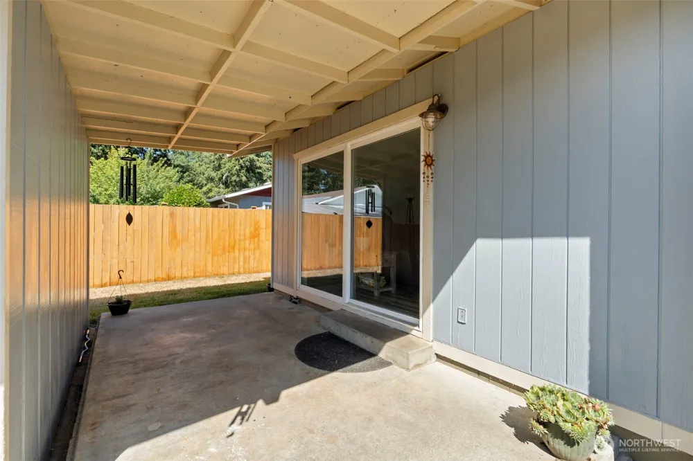 809 4th Avenue NE Chehalis, WA 98532