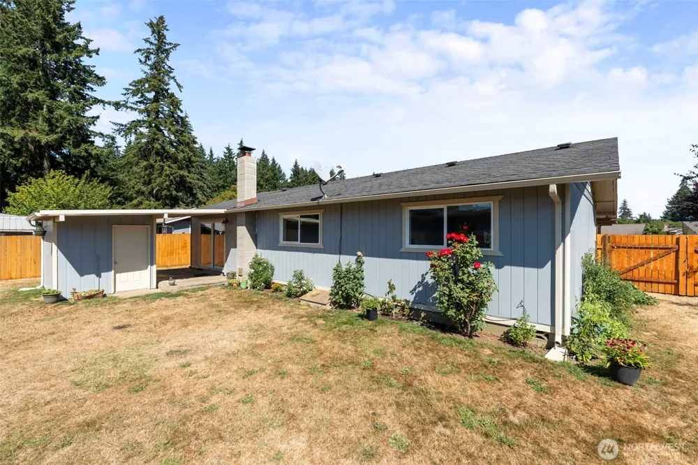 809 4th Avenue NE Chehalis, WA 98532