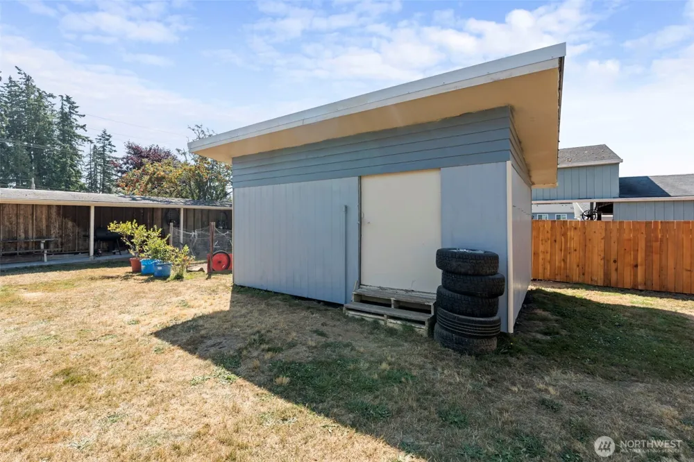 809 4th Avenue NE Chehalis, WA 98532