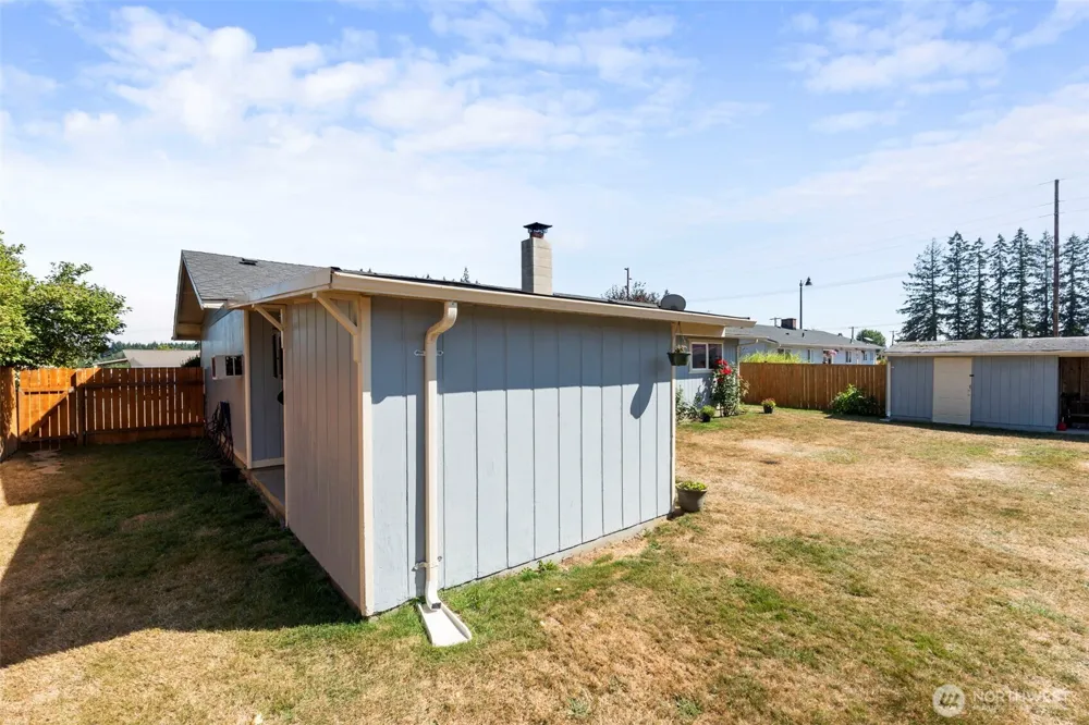 809 4th Avenue NE Chehalis, WA 98532