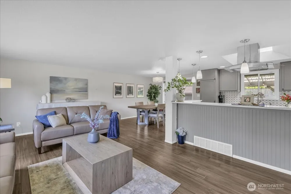 829 Maplewood Avenue Kent, WA 98030