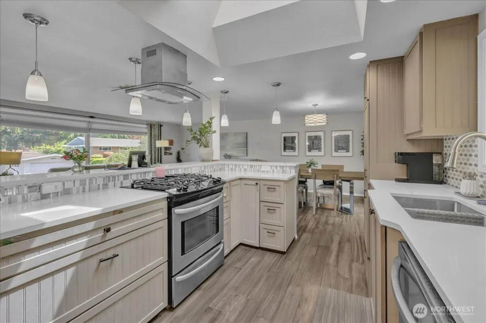 829 Maplewood Avenue Kent, WA 98030