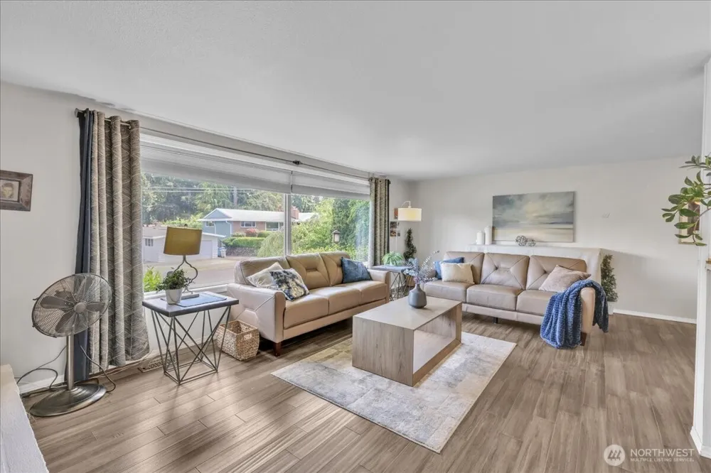 829 Maplewood Avenue Kent, WA 98030