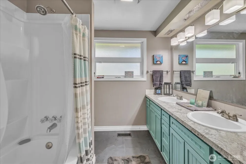 829 Maplewood Avenue Kent, WA 98030