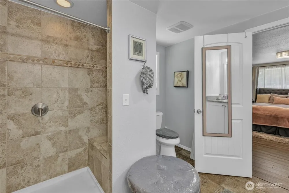 829 Maplewood Avenue Kent, WA 98030