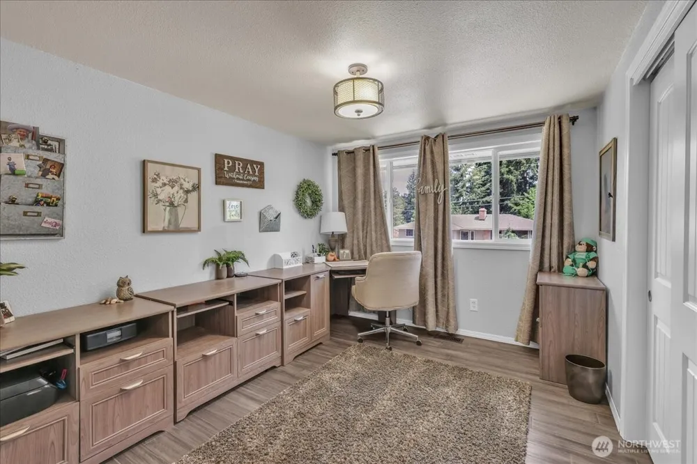 829 Maplewood Avenue Kent, WA 98030