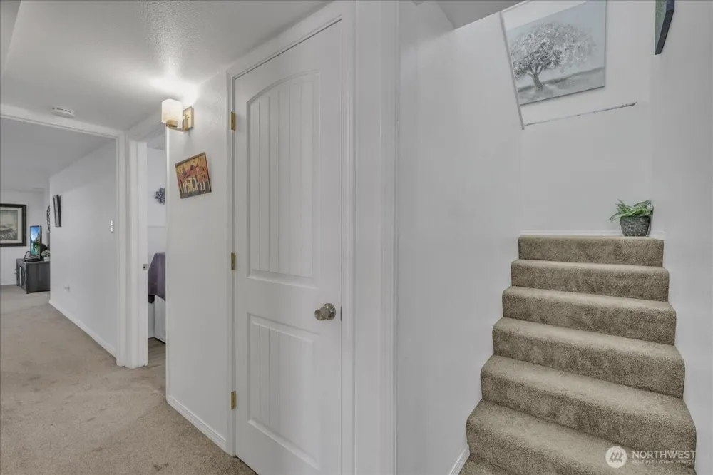 829 Maplewood Avenue Kent, WA 98030
