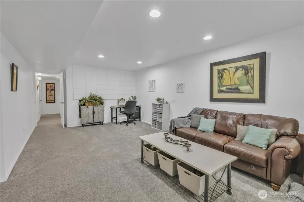 829 Maplewood Avenue Kent, WA 98030