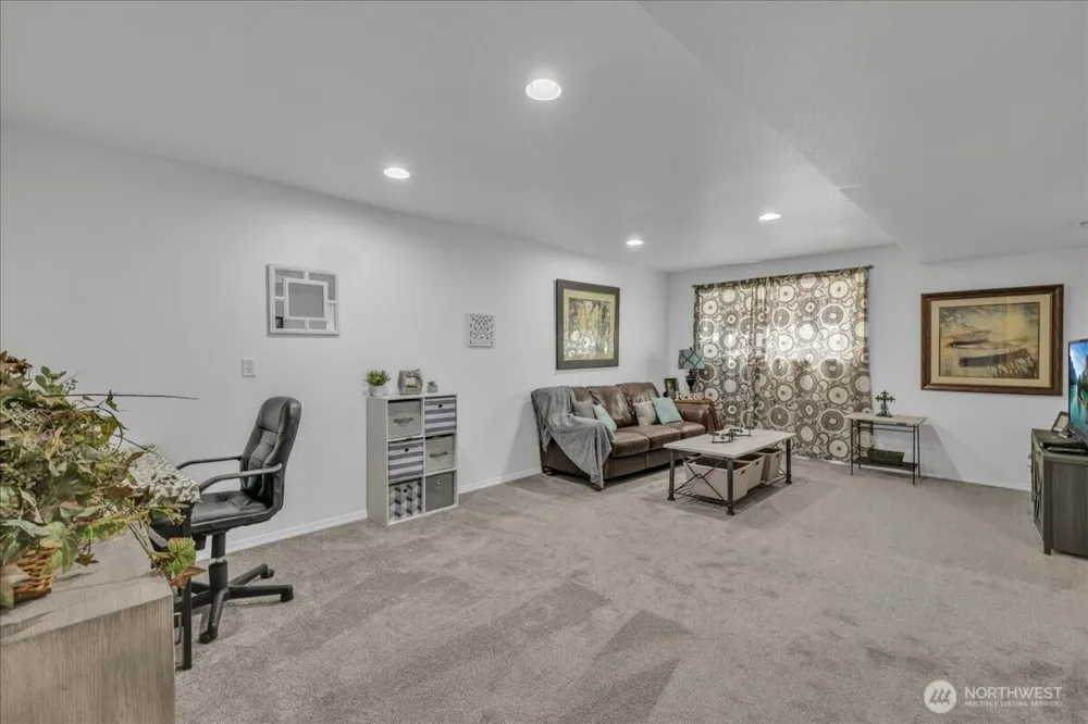829 Maplewood Avenue Kent, WA 98030
