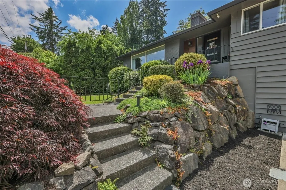 829 Maplewood Avenue Kent, WA 98030