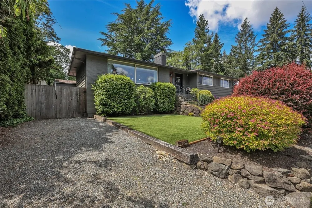 829 Maplewood Avenue Kent, WA 98030