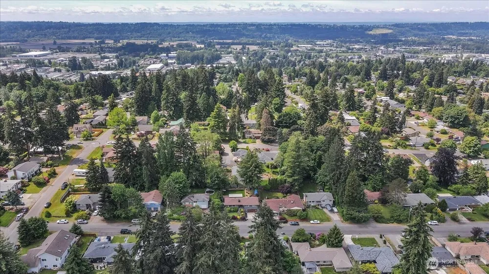 829 Maplewood Avenue Kent, WA 98030