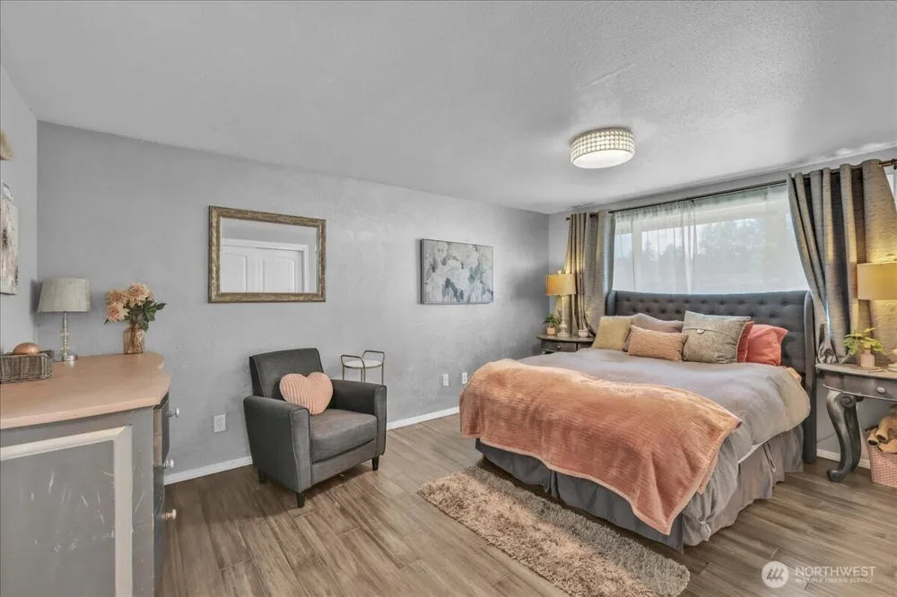 829 Maplewood Avenue Kent, WA 98030