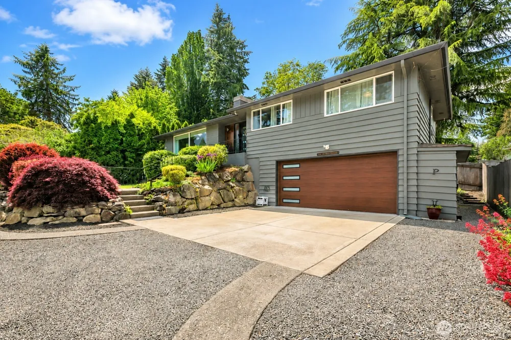 829 Maplewood Avenue Kent, WA 98030