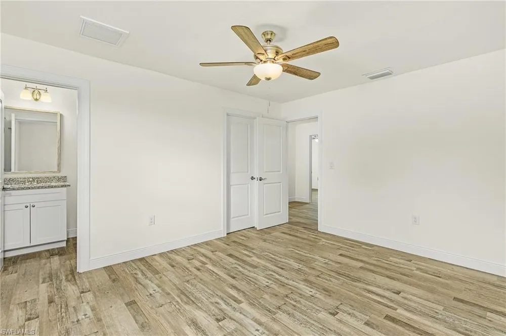 2301 NE 8th Place Cape Coral, FL 33909
