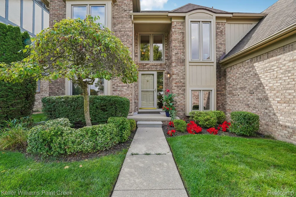 15792 Constitution Drive Macomb Township, MI 48044