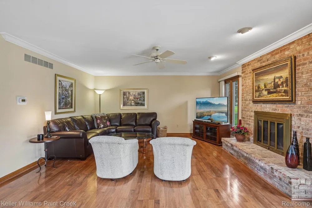 15792 Constitution Drive Macomb Township, MI 48044