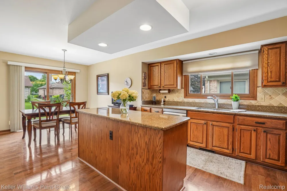 15792 Constitution Drive Macomb Township, MI 48044