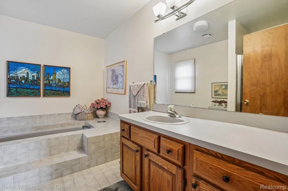 15792 Constitution Drive Macomb Township, MI 48044