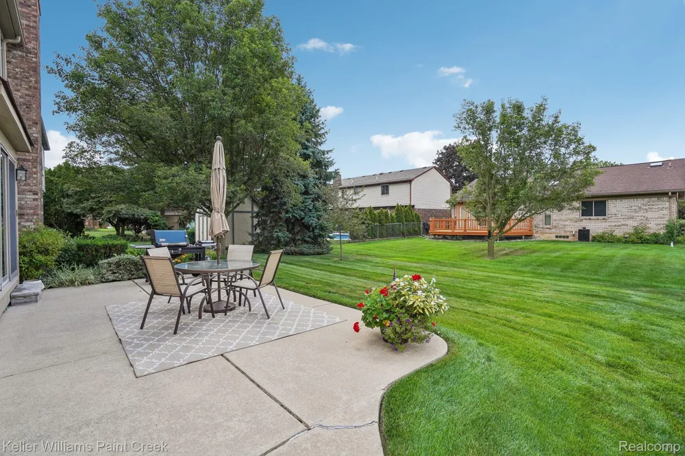 15792 Constitution Drive Macomb Township, MI 48044