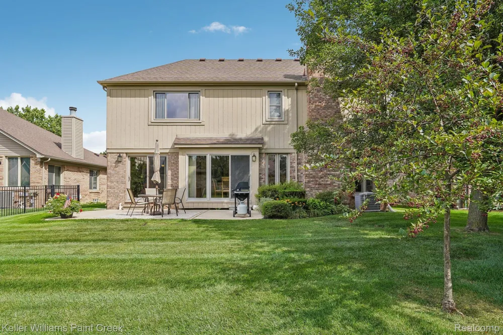 15792 Constitution Drive Macomb Township, MI 48044