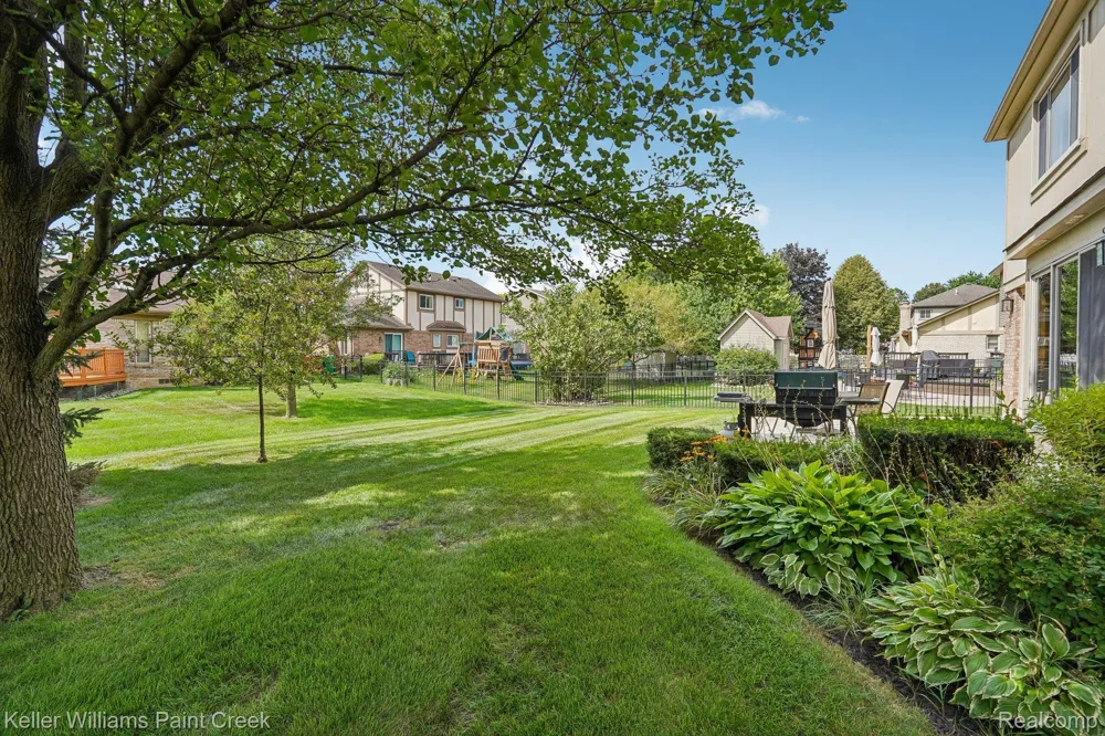 15792 Constitution Drive Macomb Township, MI 48044