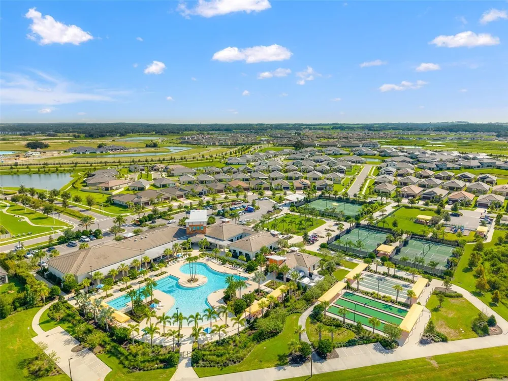 10317 TRUMPET HONEYSUCKLE WAY San Antonio, FL 33576