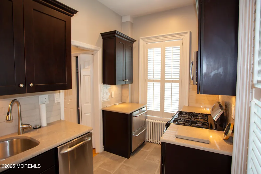 6 3rd Avenue #2 Atlantic Highlands, NJ 07716