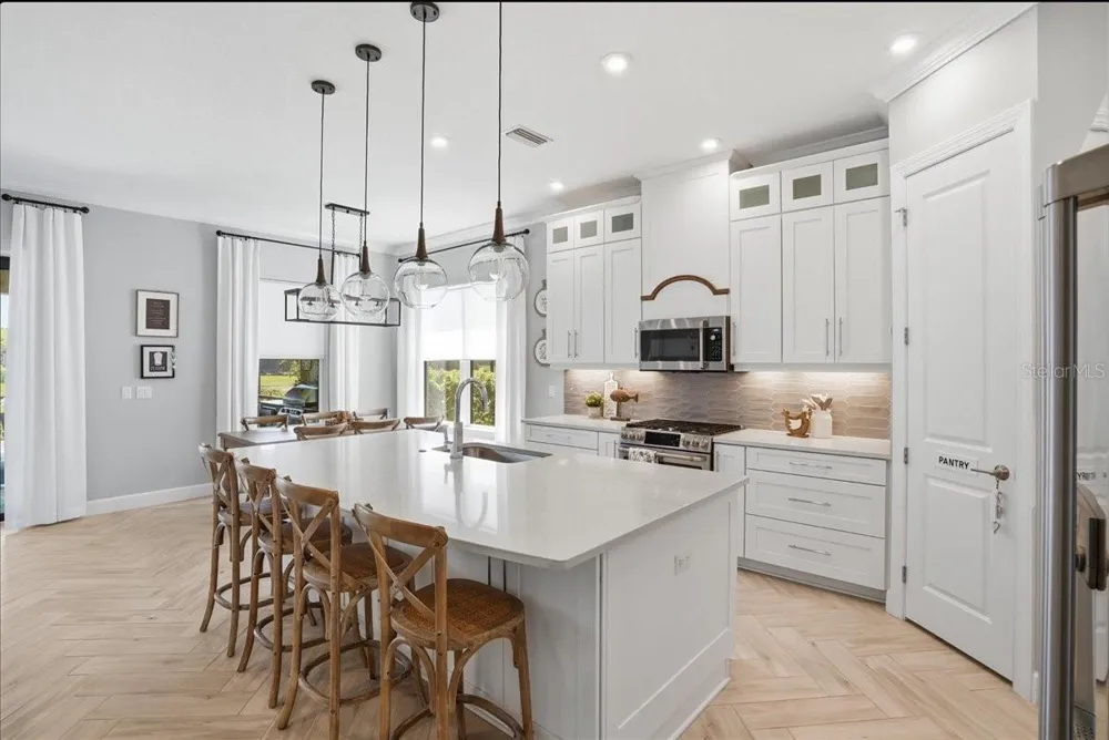 6243 PLATEAU COURT Bradenton, FL 34203