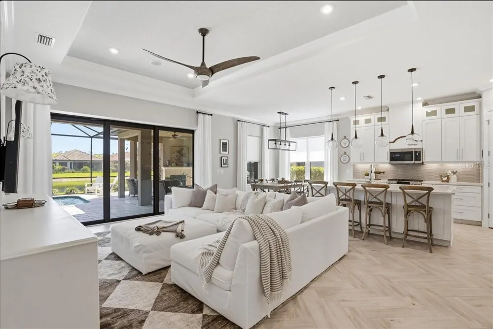 6243 PLATEAU COURT Bradenton, FL 34203