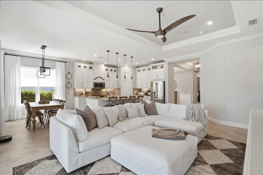 6243 PLATEAU COURT Bradenton, FL 34203