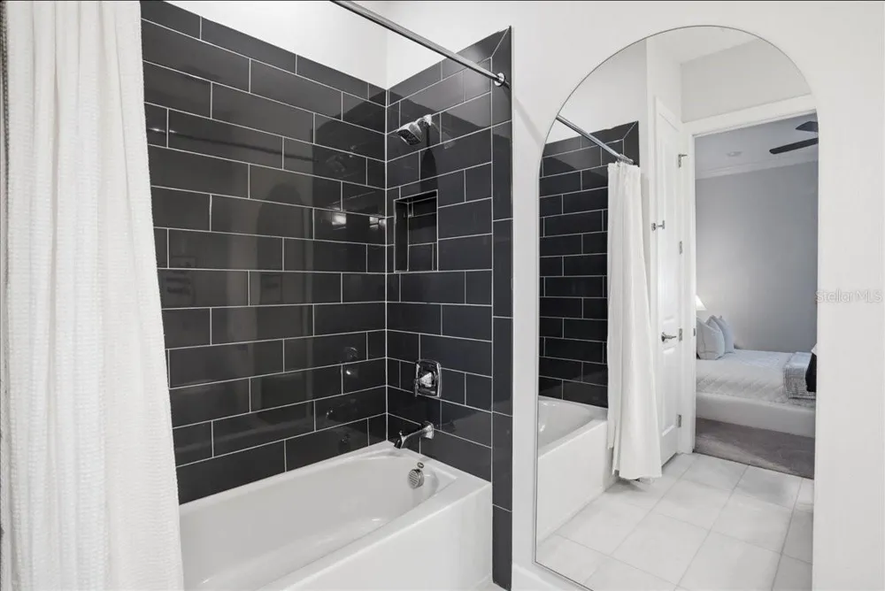 6243 PLATEAU COURT Bradenton, FL 34203