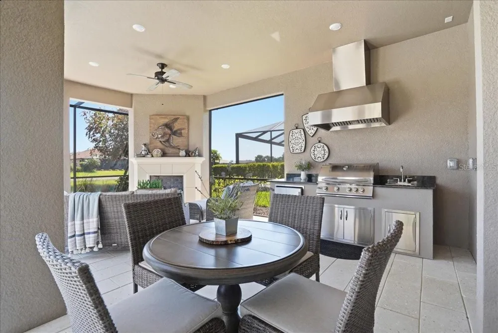 6243 PLATEAU COURT Bradenton, FL 34203