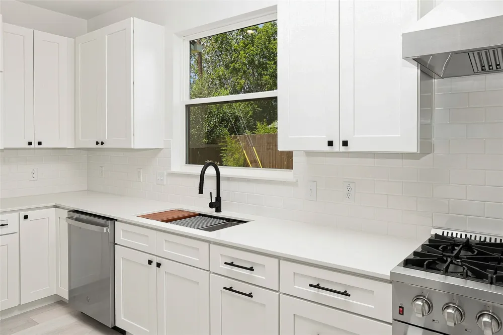 1500 Sylvan Glade #A Austin, TX 78745