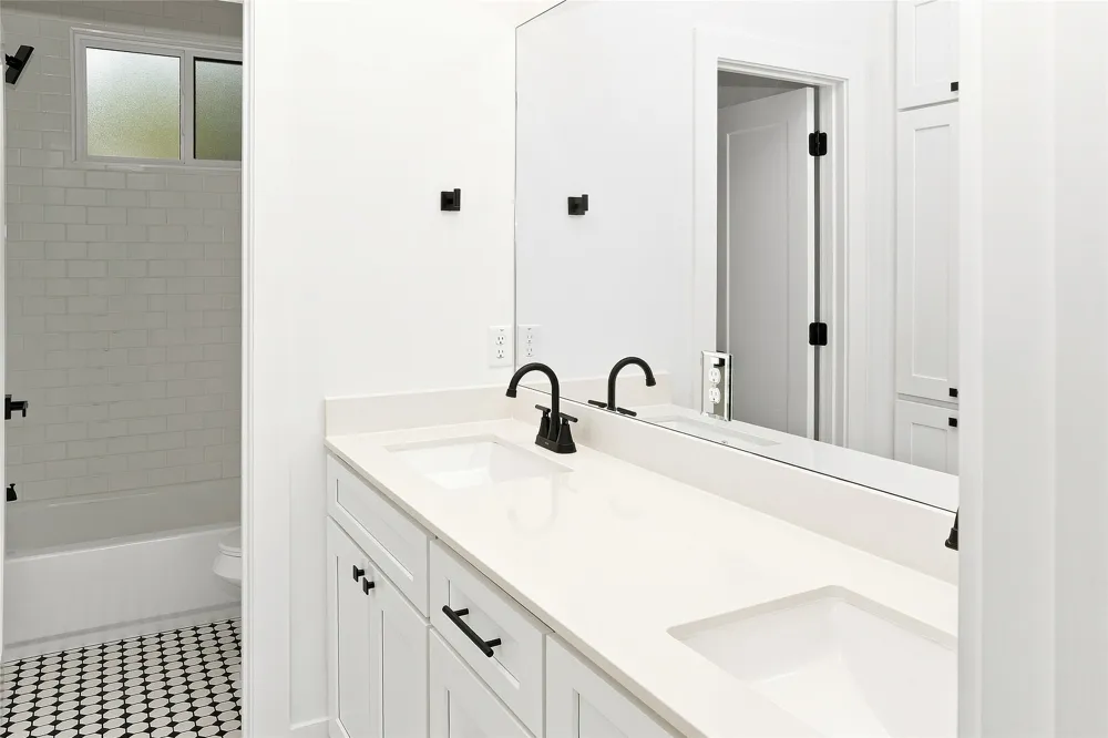 1500 Sylvan Glade #A Austin, TX 78745