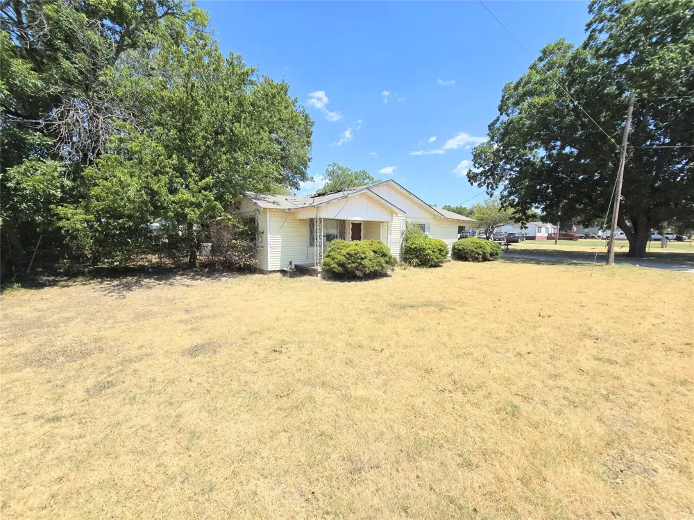 309 Decatur Street Bowie, TX 76230