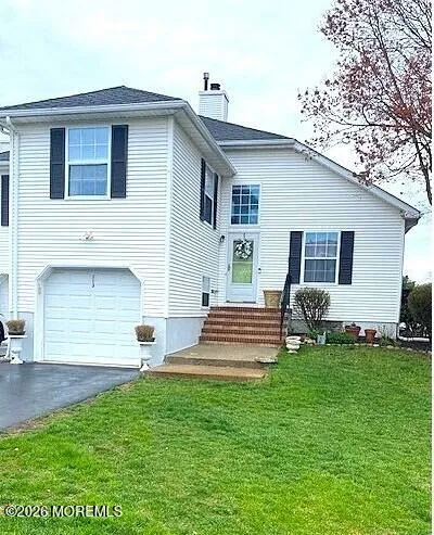113 Racquet Road