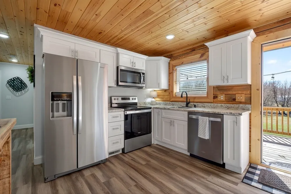 108 Crestview Ln Livingston, TN 38570