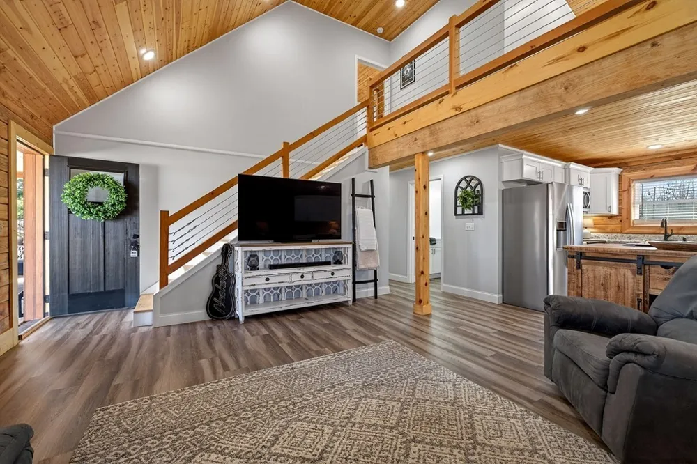 108 Crestview Ln Livingston, TN 38570