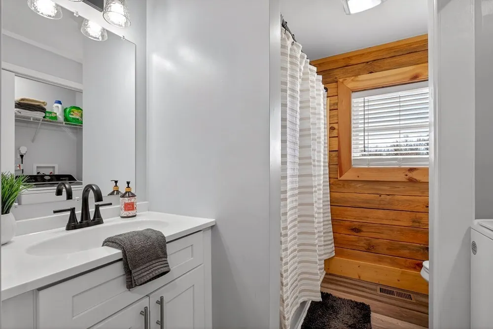 108 Crestview Ln Livingston, TN 38570