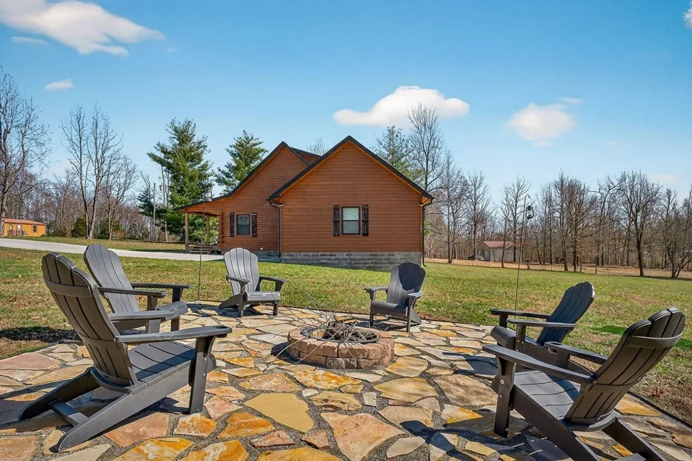 108 Crestview Ln Livingston, TN 38570