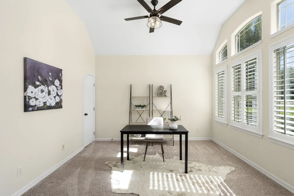 691 Broken Lance Drive Dripping Springs, TX 78620