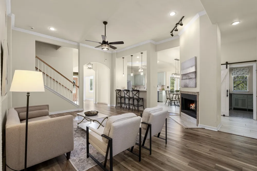 691 Broken Lance Drive Dripping Springs, TX 78620