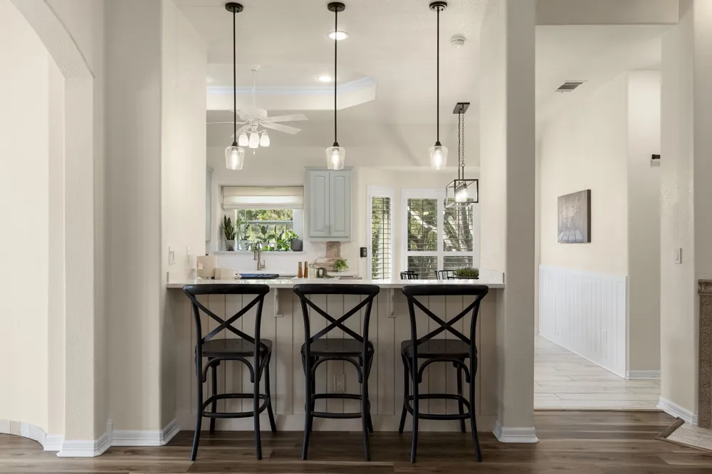 691 Broken Lance Drive Dripping Springs, TX 78620