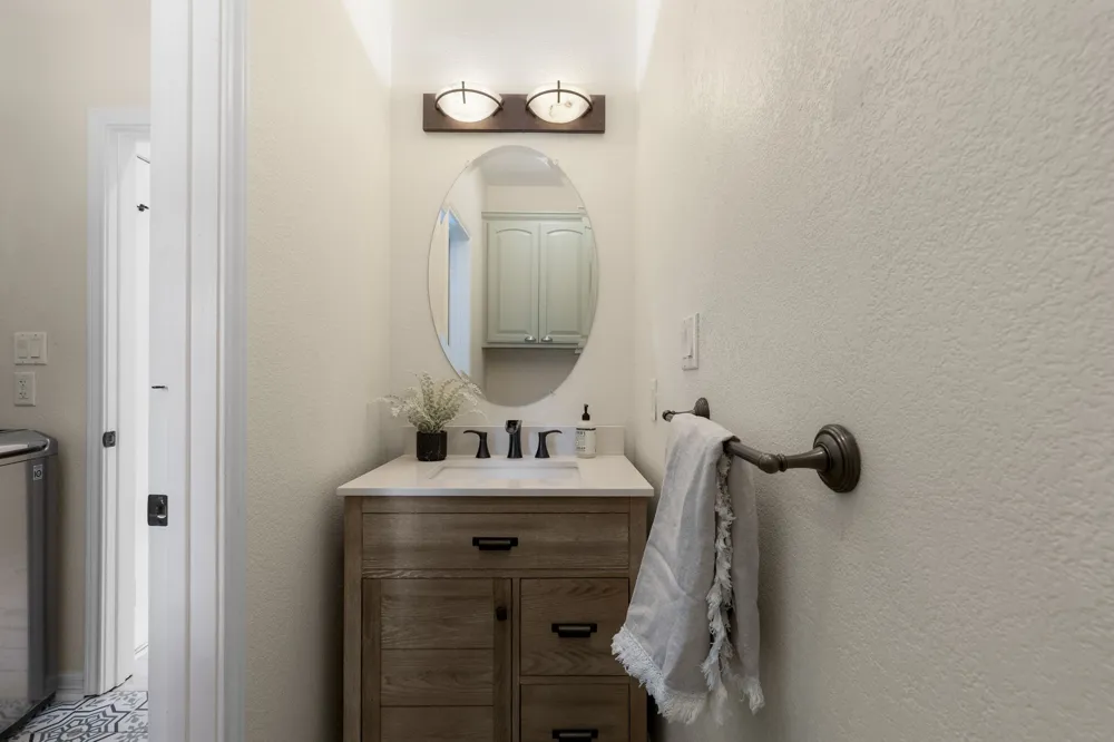 691 Broken Lance Drive Dripping Springs, TX 78620