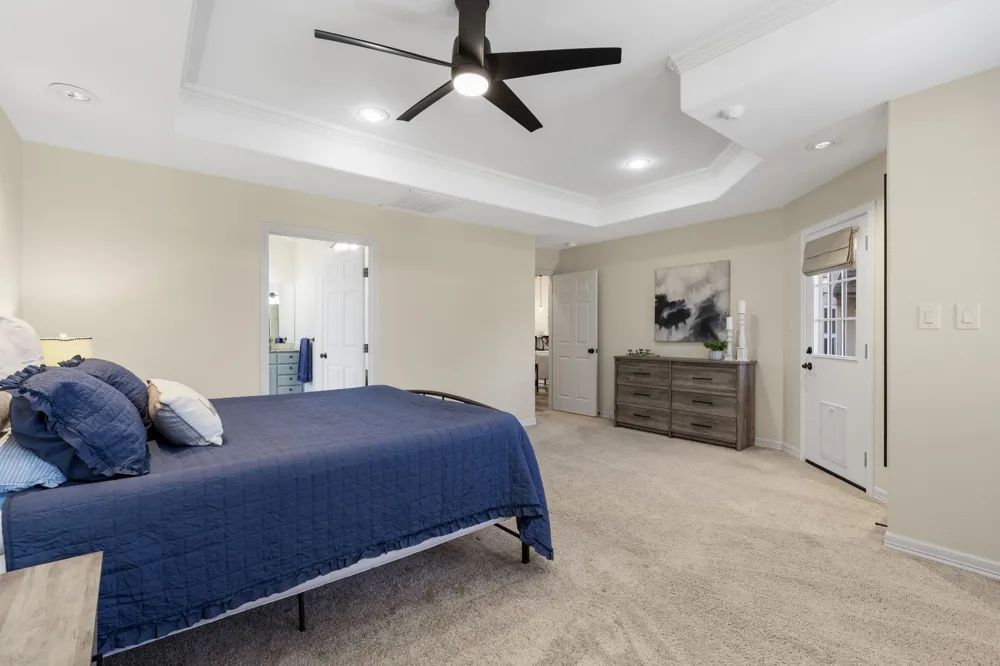 691 Broken Lance Drive Dripping Springs, TX 78620