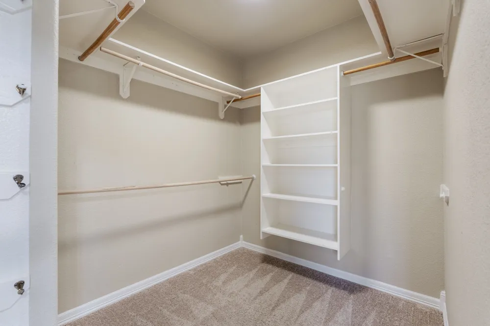 691 Broken Lance Drive Dripping Springs, TX 78620