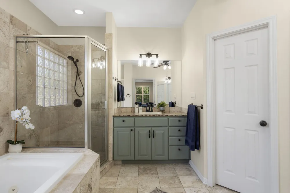 691 Broken Lance Drive Dripping Springs, TX 78620