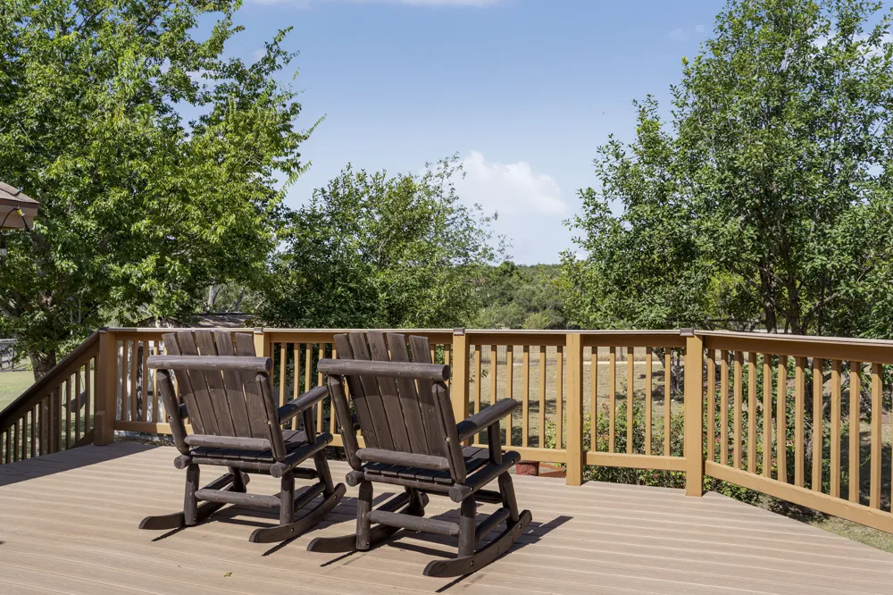 691 Broken Lance Drive Dripping Springs, TX 78620